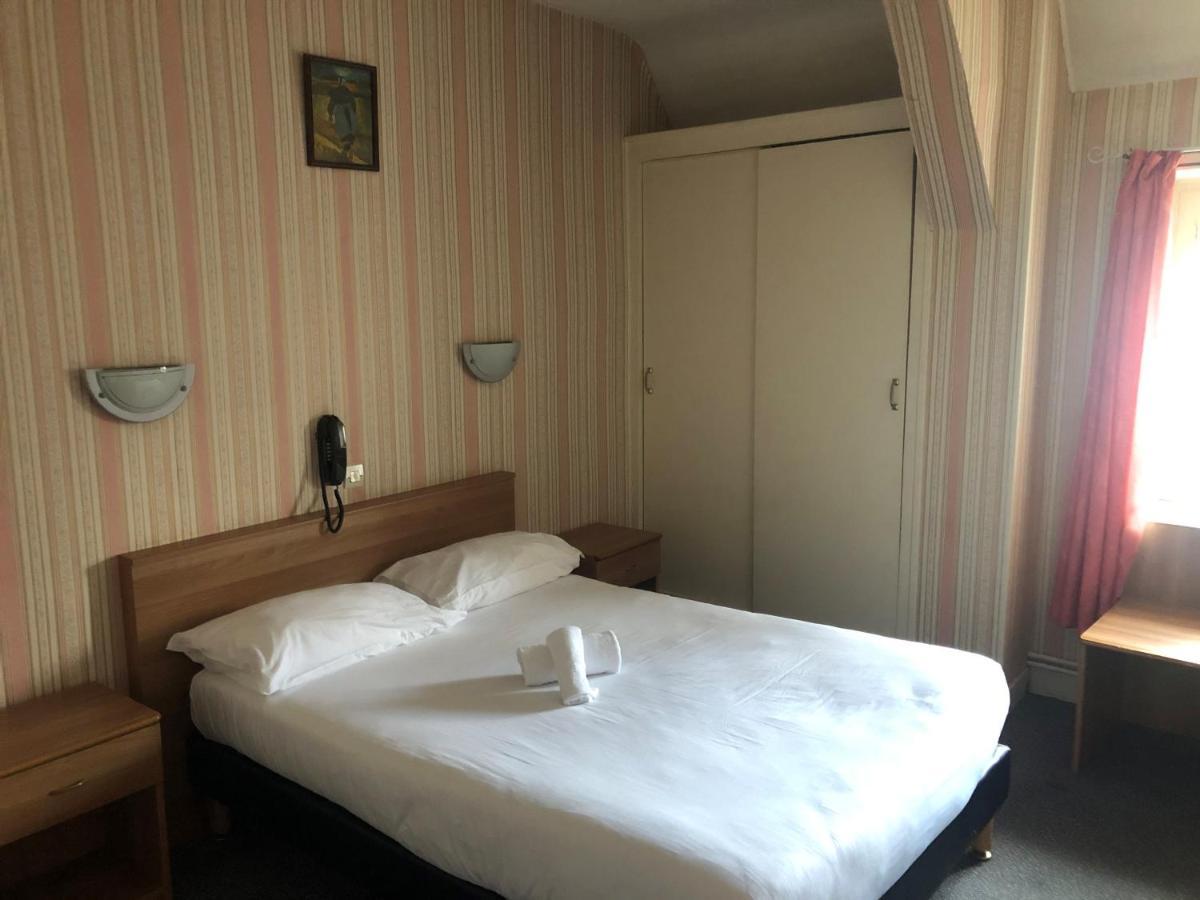 Logis Hostellerie Du Cheval Blanc سانت ميور دو تورين المظهر الخارجي الصورة